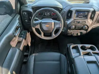 Chevrolet Silverado 1500 2022 4x4 Custom 4 puertas Crew Cab 5.8 pies SB