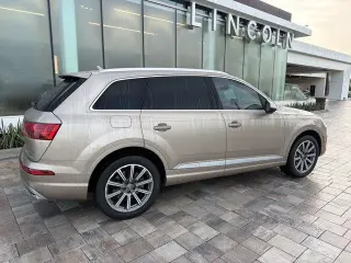Audi Q7 2019 AWD quattro SE Premium Plus 55 TFSI 4dr SUV