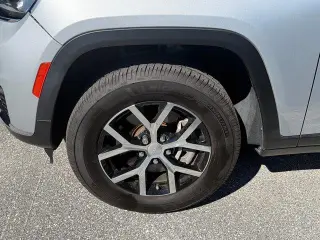 Jeep Grand Cherokee L 2023 4x4 Limited 4dr SUV