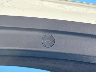 Tesla Model Y 2024 Long Range 4dr Crossover