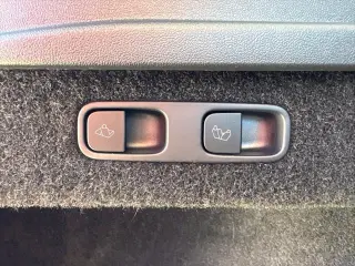 Tesla Model Y 2024 Long Range 4dr Crossover