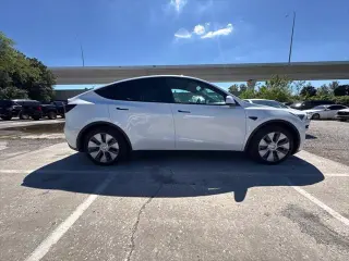 Tesla Model Y 2024 Long Range 4dr Crossover