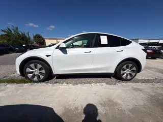 Tesla Model Y 2024 Long Range 4dr Crossover