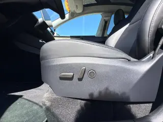 Tesla Model Y 2024 Long Range 4dr Crossover