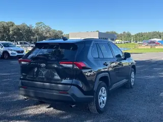 Toyota RAV4 2021 LE 4dr SUV