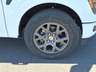 Ford F-150 2026 4x2 STX 4dr SuperCrew 5.5 ft. SB