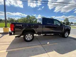 Ford F-250 Super Duty 2025 4x4 XLT 4dr Crew Cab 6.8 ft. SB Pickup