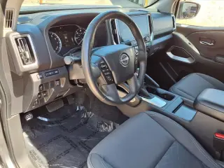 Nissan Frontier 2025 4x4 SV 4dr Crew Cab 5 ft. SB
