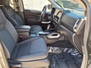 Nissan Frontier 2025 4x4 SV 4dr Crew Cab 5 ft. SB
