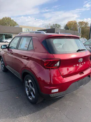 Hyundai VENUE 2023 SEL 4dr Crossover