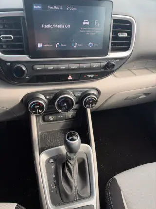 Hyundai VENUE 2023 SEL 4dr Crossover