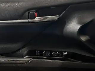 Toyota Camry 2023 XSE Sedán 4 puertas