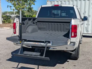 Ford F-150 2018 4x4 Lariat 4dr SuperCrew 5.5 ft. SB
