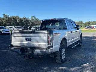 Ford F-250 Super Duty 2017 4x4 XLT 4dr Crew Cab 6.8 ft. SB Pickup