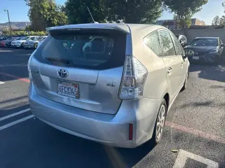 Toyota Prius v 2012 Tres 4dr Station Wagon