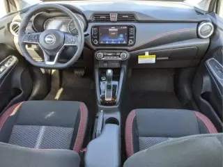 Nissan Versa 2025 SR 4dr Sedán