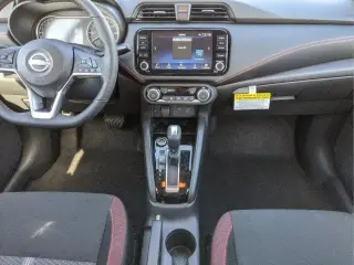 Nissan Versa 2025 SR 4dr Sedán