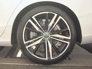 Volvo S60 Recharge 2022 eAWD T8 R-Design Expression Extended Range 4dr Sedán
