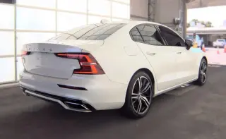 Volvo S60 Recharge 2022 eAWD T8 R-Design Expression Extended Range 4dr Sedán