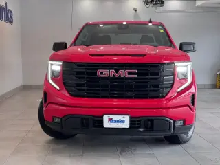 GMC Sierra 1500 2023 4x4 Elevation Estándar 4 puertas Cabina Amplia 5.8 pies. SB