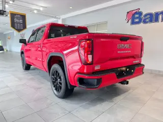 GMC Sierra 1500 2023 4x4 Elevation Estándar 4 puertas Cabina Amplia 5.8 pies. SB