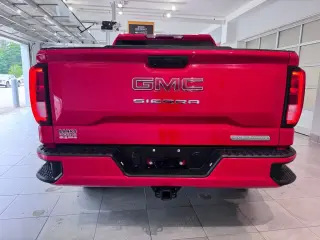 GMC Sierra 1500 2023 4x4 Elevation Estándar 4 puertas Cabina Amplia 5.8 pies. SB