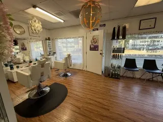 HAIR STATION  ROOM FOR FACIAL