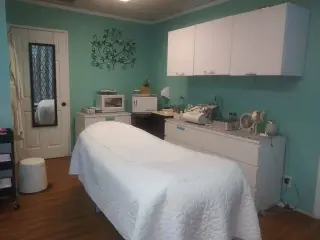HAIR STATION  ROOM FOR FACIAL