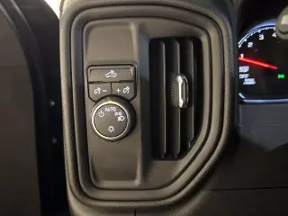 Chevrolet Silverado 1500 2023 4x2 Custom 4dr Crew Cab 5.8 ft. SB