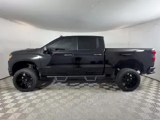 Chevrolet Silverado 1500 2023 4x2 Custom 4dr Crew Cab 5.8 ft. SB