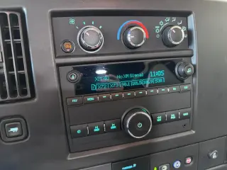 GMC Savana 2023 3500 3dr Cargo Van