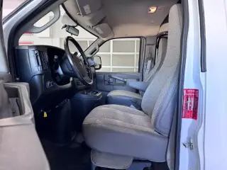 GMC Savana 2023 3500 3dr Cargo Van