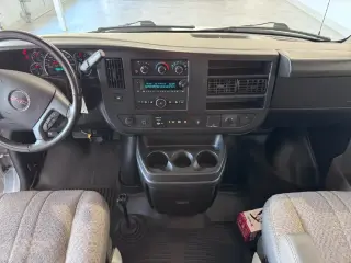GMC Savana 2023 3500 3dr Cargo Van