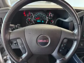 GMC Savana 2023 3500 3dr Cargo Van