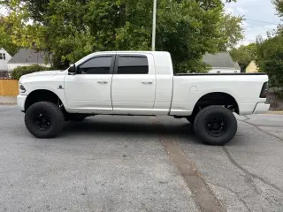 Ram 2500 2017 4x4 Laramie 4dr Mega Cab 6.3 ft. SB Pickup