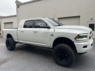 Ram 2500 2017 4x4 Laramie 4dr Mega Cab 6.3 ft. SB Pickup