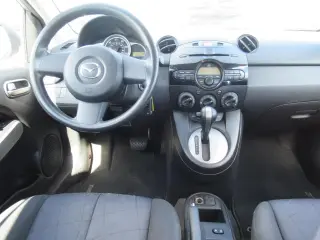 Mazda Mazda2 2011 Sport 4 puertas Hatchback 5M