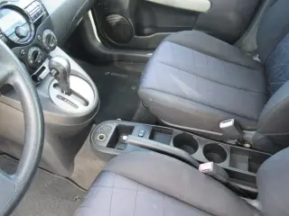 Mazda Mazda2 2011 Sport 4 puertas Hatchback 5M