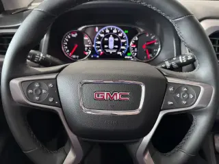 GMC Acadia 2023 4x4 AT4 SUV 4 puertas
