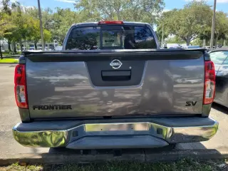 Nissan Frontier 2021 4x2 SV 4dr Crew Cab 5 ft. SB