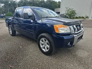 Nissan Titan 2011 4x4 SV 4dr Crew Cab SWB Pickup