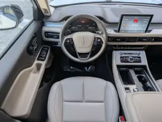 Lincoln Aviator 2024 AWD Premiere 4dr SUV