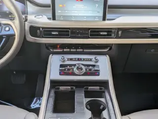 Lincoln Aviator 2024 AWD Premiere 4dr SUV