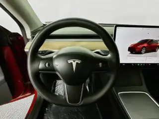 Tesla Model Y 2022 AWD Long Range 4dr Crossover