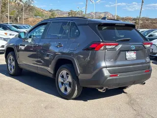 Toyota RAV4 Híbrido 2023 AWD XLE 4dr SUV