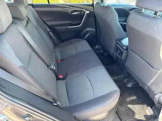 Toyota RAV4 Híbrido 2023 AWD XLE 4dr SUV