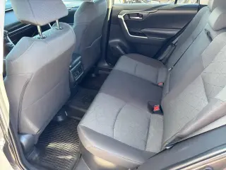 Toyota RAV4 Híbrido 2023 AWD XLE 4dr SUV