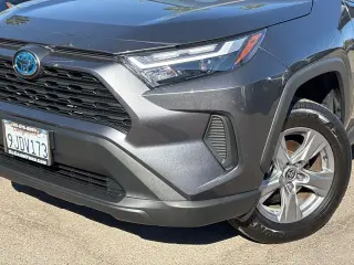 Toyota RAV4 Híbrido 2023 AWD XLE 4dr SUV
