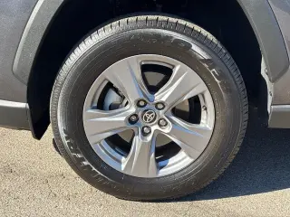 Toyota RAV4 Híbrido 2023 AWD XLE 4dr SUV