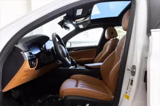 Sedán BMW 5 Series 2023 530i 4 puertas